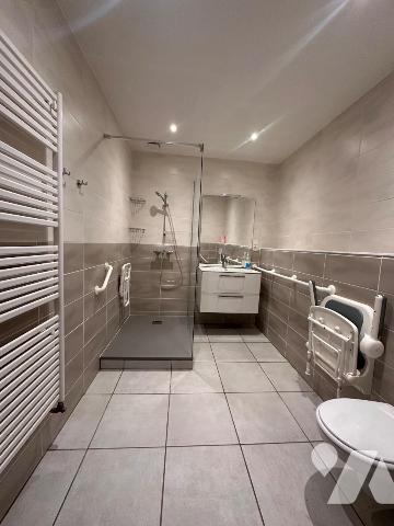 Maison à vendre à Anglefort dans l'Ain (01350) : découvrez cette maison composée de 8 pièces d'...