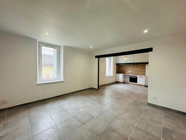 APPARTEMENT RENOVE AVEC 2 CHAMBRES A CARCASSONNE