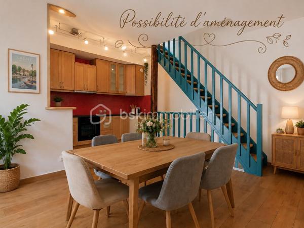Pourquoi choisir un appartement quand vous pouvez avoir une maison ?

Au cœur de Lagny-sur-Marne, dans une rue calme, découvrez cette maison de ville atypique des années 1930, idéalement située à quelques pas des commerces, des écoles et des transports.

D'environ 60 m², elle offre le charme de l'ancien, un extérieur privatif de 48 m² avec terrasse et l'indépendance d'une maison… sans les contraintes de la copropriété !

Au rez-de-chaussée, une entrée avec placard ouvre sur une agréable pièce de vie avec cuisine ouverte aménagée, idéale pour partager des moments conviviaux.

À l'étage, un couloir dessert une chambre, une seconde chambre dite « aveugle » (sans ouverture directe sur l'extérieur) ainsi qu'une salle de bains avec toilettes. Les combles aménagés offrent un espace supplémentaire à adapter selon vos besoins : bureau, salle de jeux, espace détente ou rangement.

Le sous-sol chauffé constitue un véritable atout avec une pièce pouvant accueillir un bureau ou un espace à personnaliser selon vos envies, une buanderie et une cave.

Une maison de caractère, idéale pour celles et ceux qui recherchent un bien atypique avec extérieur, en plein cœur de Lagny-sur-Marne.