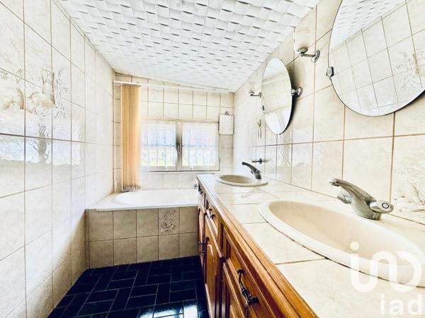 Maison de village 5 pièces de 98 m² à Mailly-Champagne (51500)