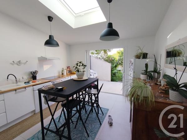 Maison à vendre  4 pièces - 105 m 2   ANGOULEME  - 16