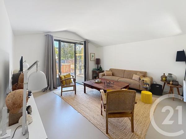 Maison à vendre  4 pièces - 105 m 2   ANGOULEME  - 16