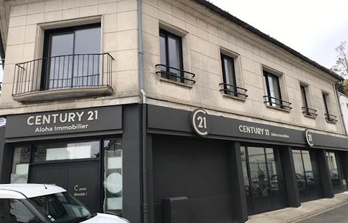 Maison à vendre  4 pièces - 105 m 2   ANGOULEME  - 16