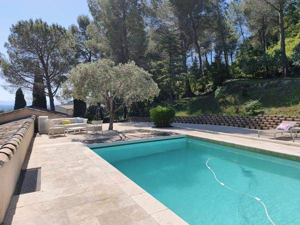 SAINT SATURNIN LES AVIGNON - A VENDRE - MAISON + GITES 327 M² DE SURFACE HABITABLE SUR UN TERRAIN DE 4200 M²