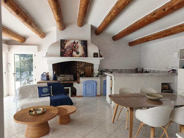 SAINT SATURNIN LES AVIGNON - A VENDRE - MAISON + GITES 327 M² DE SURFACE HABITABLE SUR UN TERRAIN DE 4200 M²