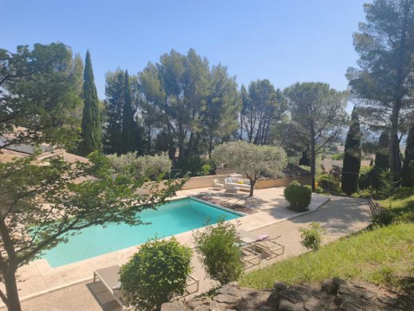 SAINT SATURNIN LES AVIGNON - A VENDRE - MAISON + GITES 327 M² DE SURFACE HABITABLE SUR UN TERRAIN DE 4200 M²