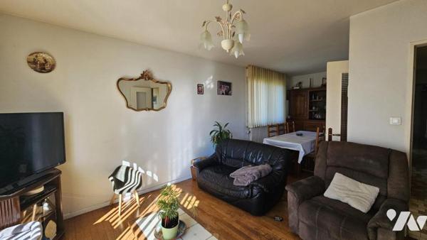 Maison 3 chambres, sur sous-sol complet sur terrain 859 m² 