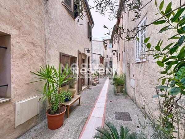 Immeuble R+3 - Vallauris - 220m² - 3 appartements - Local commercial