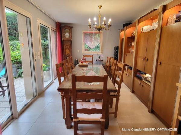 Dinard, college,plages et commerces, jolie maison de 149m² offrant sur jardin clos une véritable maison de famille