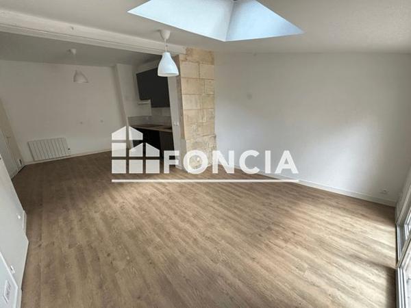 Location Appartement 2 pièces 47 m² - 17 RUE VICTOR HUGO Rochefort 17300