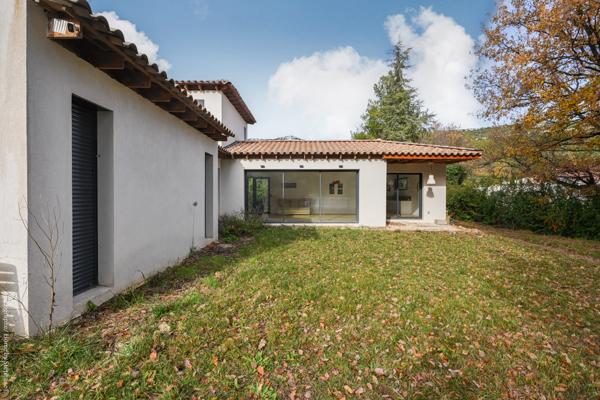 La Bouilladisse (13720) Villa 6/7 pièces d'environ 170m² sur terrain d'environ 4000m²