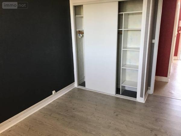 Appartement à louer à Pont-de-l'Arche dans l'Eure (27340), ref : 27063-L288