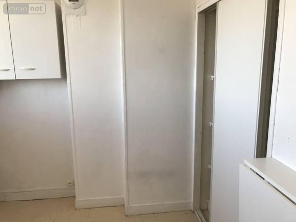 Appartement à louer à Pont-de-l'Arche dans l'Eure (27340), ref : 27063-L288