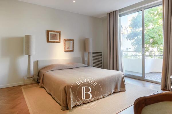 Marseille 8ème, Appartement 3 Chambres -  218 m² à vendre