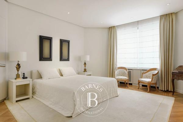 Marseille 8ème, Appartement 3 Chambres -  218 m² à vendre