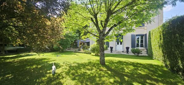 Maison d'exception de 235 m² habitables implantée sur une parcelle de 3 617 m² !, Saint maixent l ecole 79400