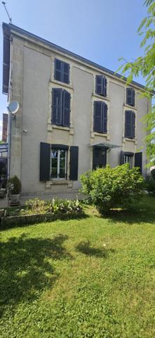 Maison d'exception de 235 m² habitables implantée sur une parcelle de 3 617 m² !, Saint maixent l ecole 79400