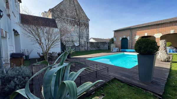 Maison 8 pièces 284.91 m2