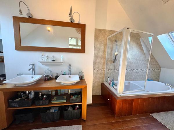 Maison 8 pièces 284.91 m2