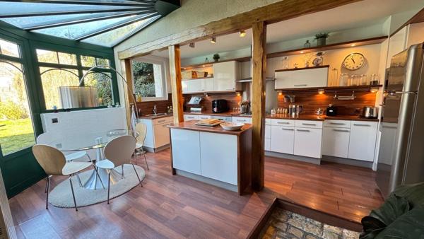 Maison 8 pièces 284.91 m2