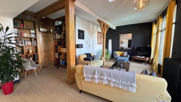 Maison 8 pièces 284.91 m2
