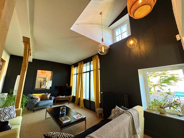 Maison 8 pièces 284.91 m2