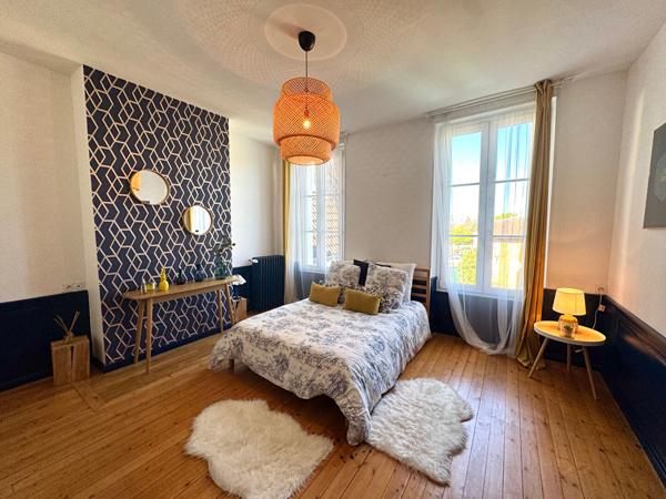 Maison 8 pièces 284.91 m2