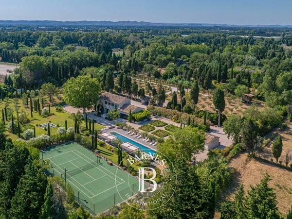 Saint-Rémy-de-Provence, Propriété 6 Chambres -  530 m² à vendre