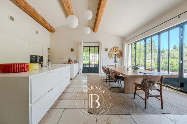 Saint-Rémy-de-Provence, Propriété 6 Chambres -  530 m² à vendre