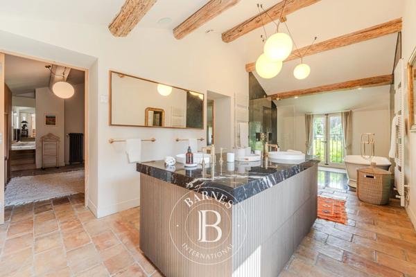 Saint-Rémy-de-Provence, Propriété 6 Chambres -  530 m² à vendre