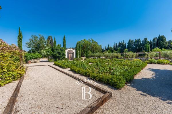 Saint-Rémy-de-Provence, Propriété 6 Chambres -  530 m² à vendre
