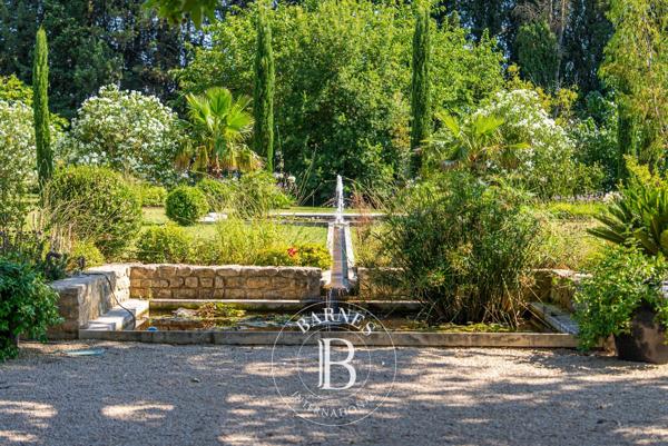 Saint-Rémy-de-Provence, Propriété 6 Chambres -  530 m² à vendre