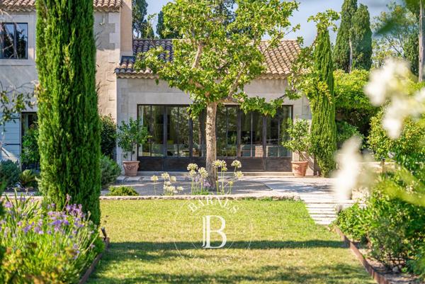 Saint-Rémy-de-Provence, Propriété 6 Chambres -  530 m² à vendre