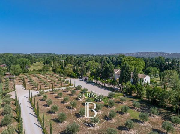 Saint-Rémy-de-Provence, Propriété 6 Chambres -  530 m² à vendre