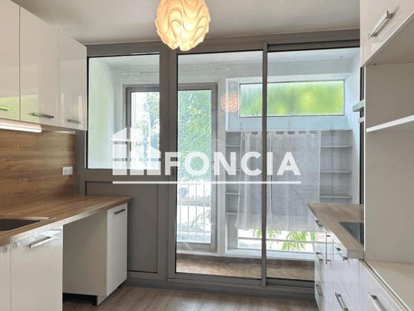 Location Appartement 5 pièces 80.3 m² - MOULIN D'AMBOILE Sucy En Brie 94370