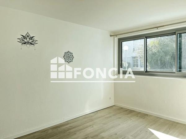 Location Appartement 5 pièces 80.3 m² - MOULIN D'AMBOILE Sucy En Brie 94370