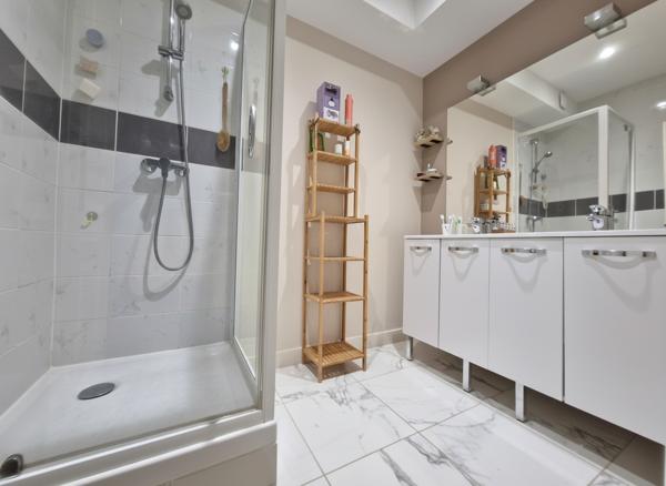 Appartement Hyper centre Blagnac T3 avec extérieur et parking