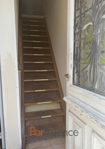 Maison charentaise comportant 4 appartements 9 pièces 169 m2