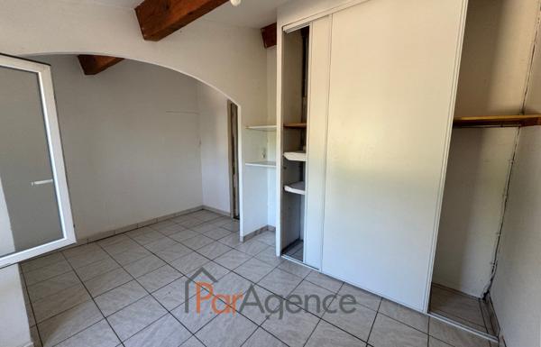 Maison charentaise comportant 4 appartements 9 pièces 169 m2