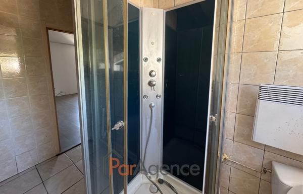 Maison charentaise comportant 4 appartements 9 pièces 169 m2