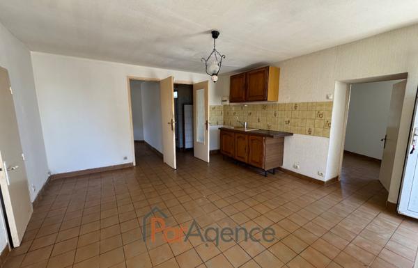 Maison charentaise comportant 4 appartements 9 pièces 169 m2