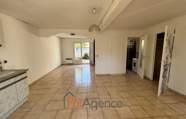 Maison charentaise comportant 4 appartements 9 pièces 169 m2