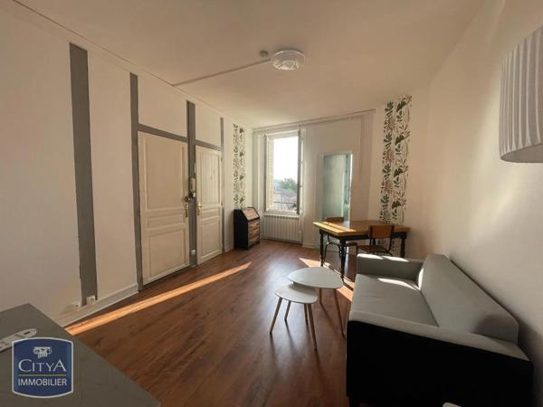 Appartement à louer 2 pièces 38m² Blois (41000)