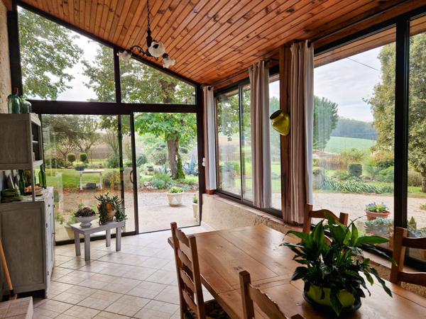 Sistels (82340) Maison en pierre classique avec vue, dépendances, environ 2ha de terrain