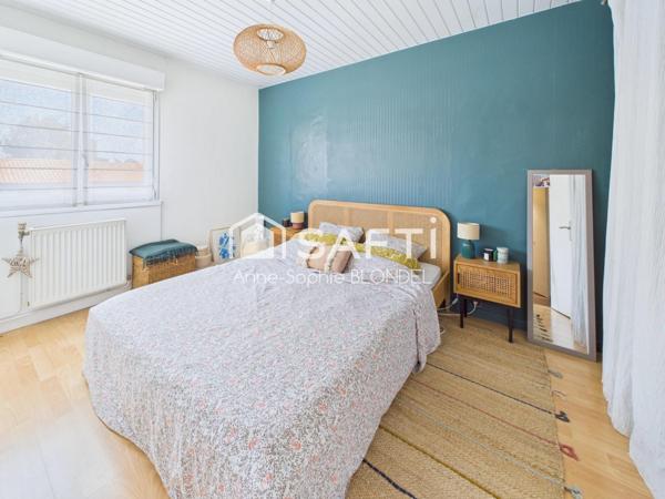 CAUDERAN LES PINS FRANCS Appartement 3 chambres, cave et parking