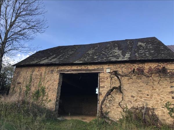 Grange à vendre |  Voutezac |  1 pièce | 140 m²
