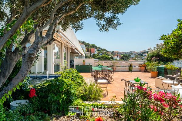 Dernier étage face à la mer – Jardin suspendu de 500 m² – Résidence de Prestige -Marseille