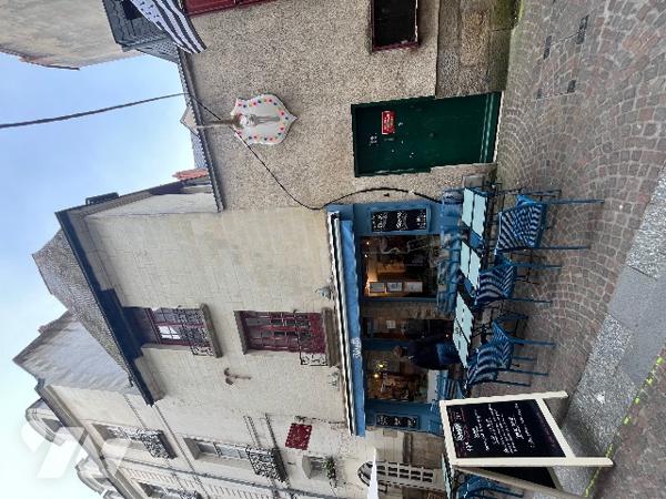 Rue du Château - Un studio idéalement situé dans une rue piétonne, au sein d'une petite copropriété.