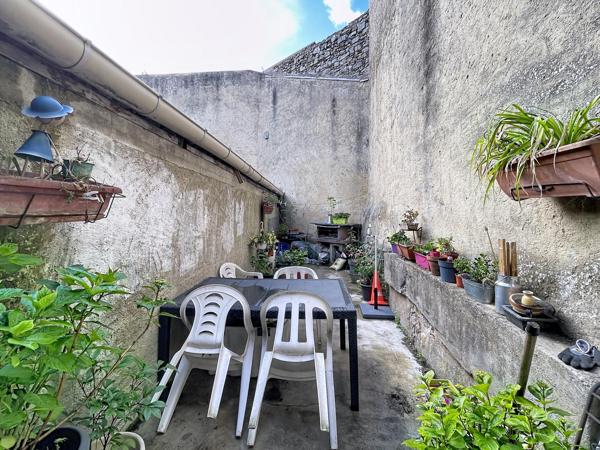 Située dans la charmante commune de Villeneuve-la-Guyard (89340)