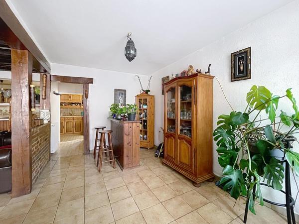 Située dans la charmante commune de Villeneuve-la-Guyard (89340)